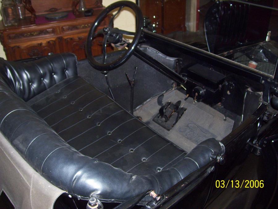  Ford Model T Runabout 1917 года  (фото 2 из 6)
